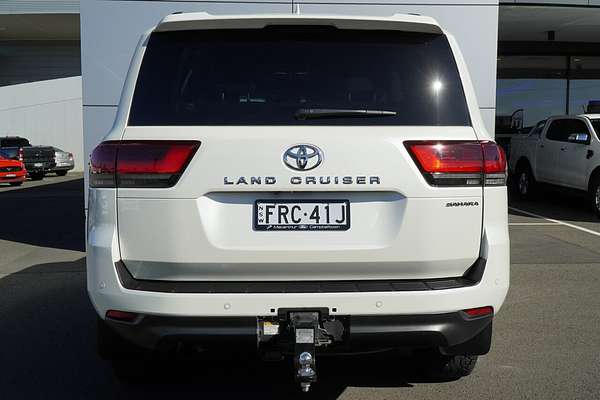 2022 Toyota Landcruiser Sahara FJA300R