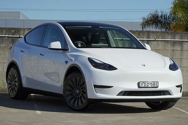 2024 Tesla Model Y Rear-Wheel Drive