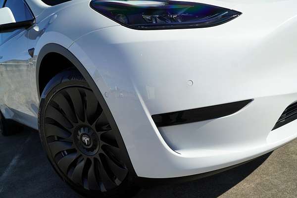 2024 Tesla Model Y Rear-Wheel Drive