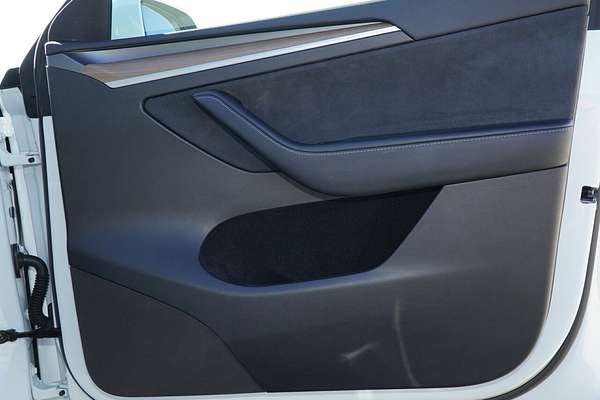 2024 Tesla Model Y Rear-Wheel Drive