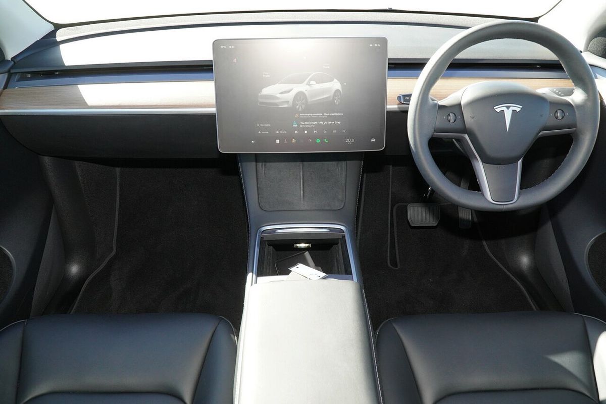 2024 Tesla Model Y Rear-Wheel Drive