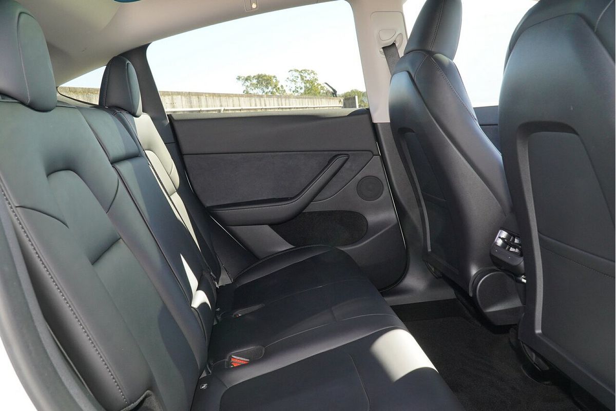 2024 Tesla Model Y Rear-Wheel Drive