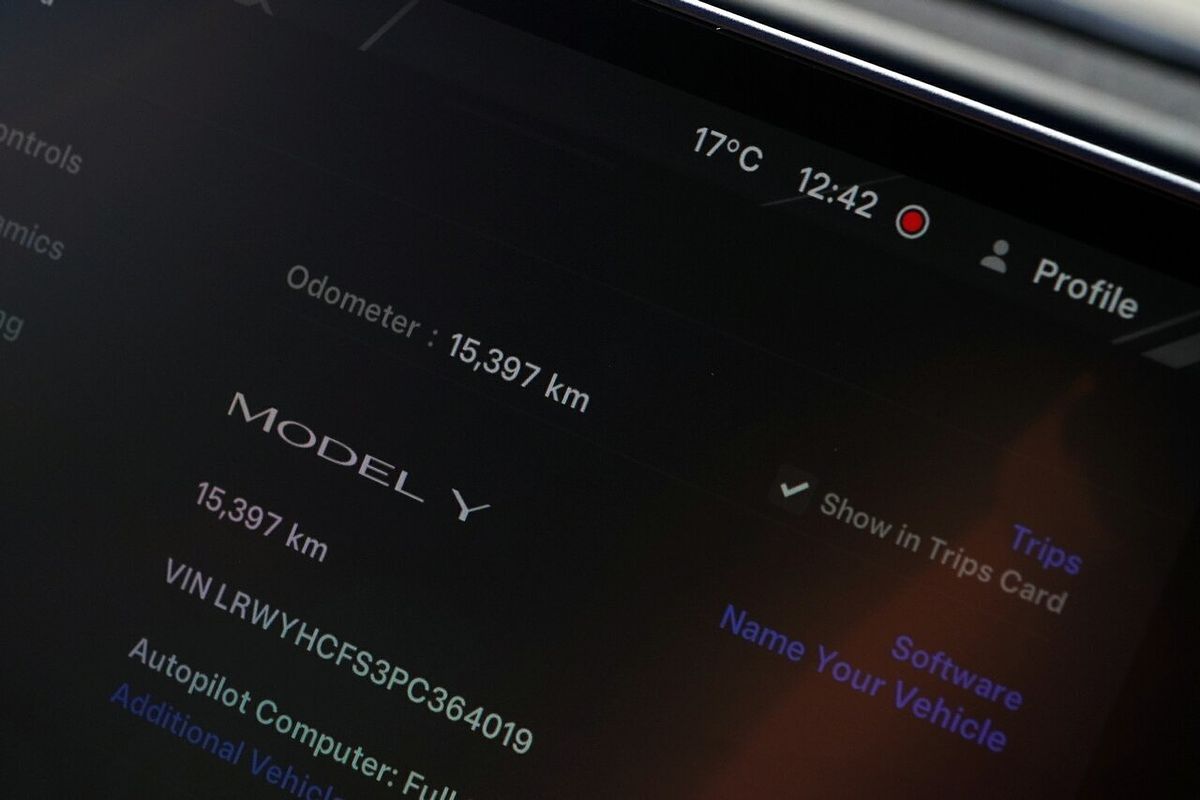 2024 Tesla Model Y Rear-Wheel Drive