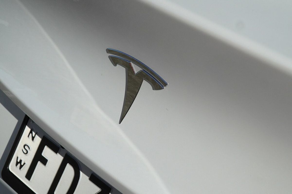 2024 Tesla Model Y Rear-Wheel Drive