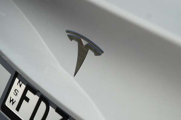 2024 Tesla Model Y Rear-Wheel Drive
