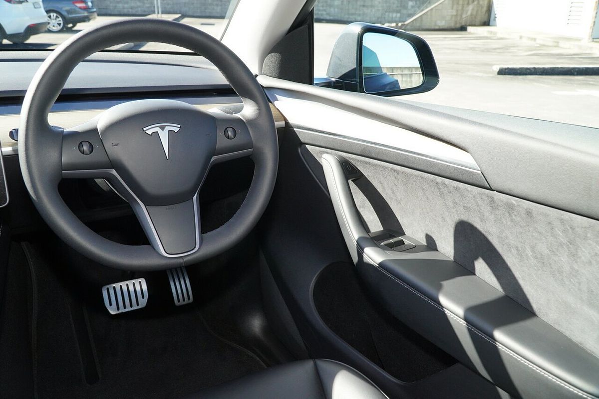 2023 Tesla Model Y Performance