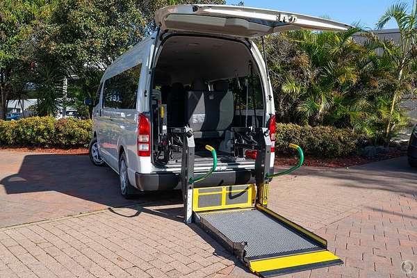 2017 Toyota Hiace Commuter KDH223R
