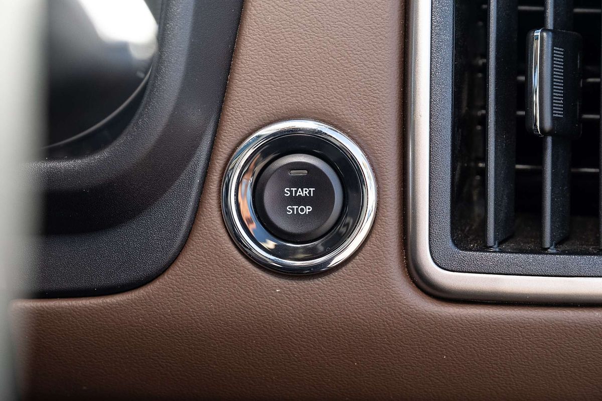 2023 Mahindra Scorpio Z8L