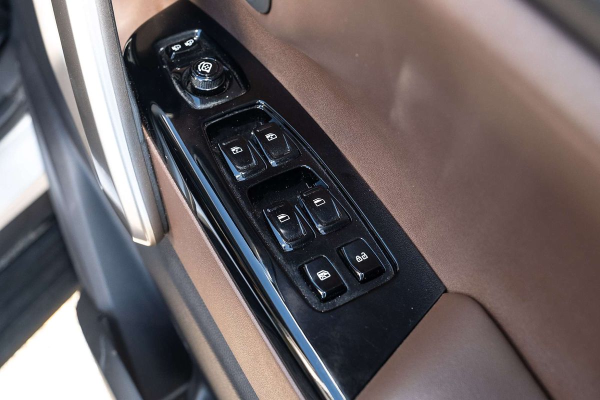2023 Mahindra Scorpio Z8L