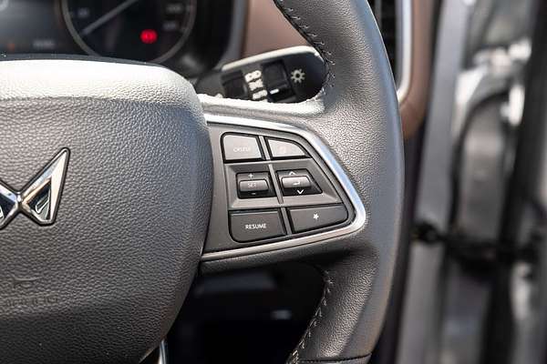 2023 Mahindra Scorpio Z8L