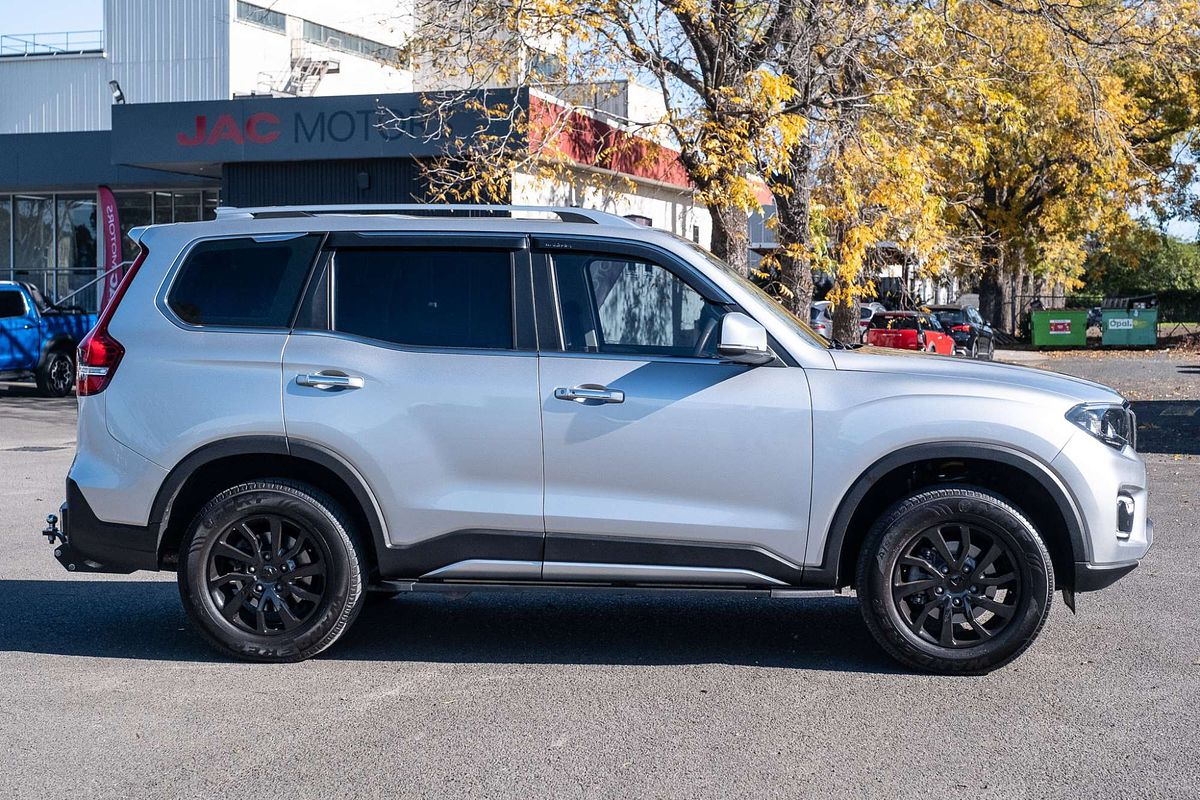 2023 Mahindra Scorpio Z8L