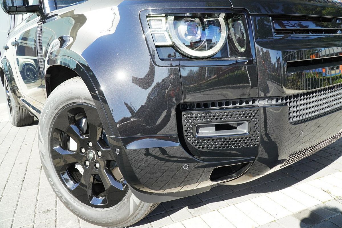 2025 Land Rover Defender 130 D350 X-Dynamic SE L663