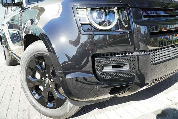 2025 Land Rover Defender 130 D350 X-Dynamic SE L663