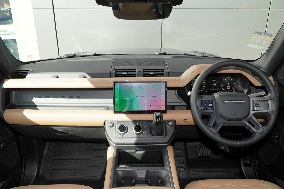 2025 Land Rover Defender 130 D350 X-Dynamic SE L663