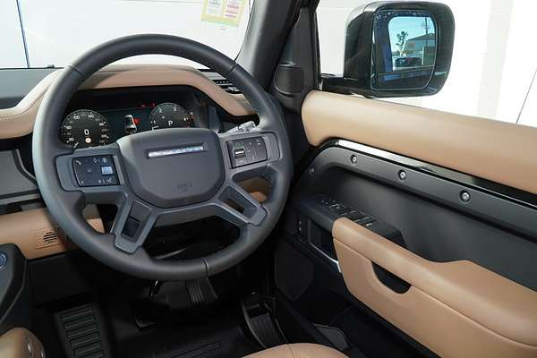 2025 Land Rover Defender 130 D350 X-Dynamic SE L663