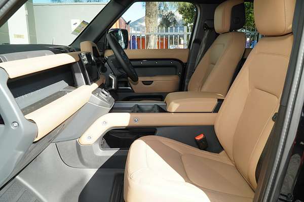 2025 Land Rover Defender 130 D350 X-Dynamic SE L663