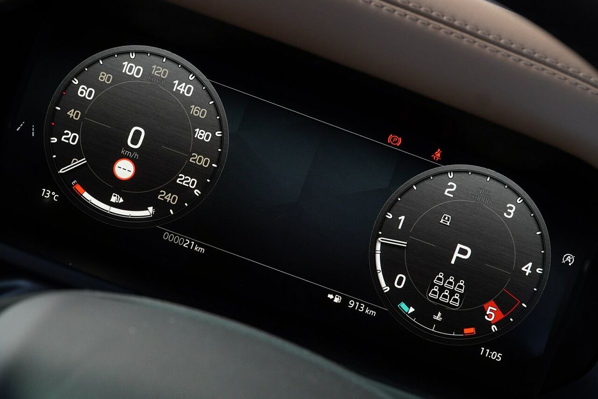 2025 Land Rover Defender 130 D350 X-Dynamic SE L663