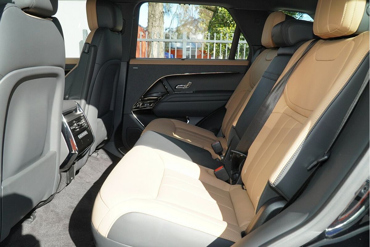 2025 Land Rover Range Rover Sport D250 Dynamic SE L461