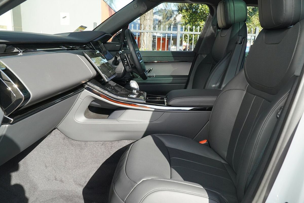 2025 Land Rover Range Rover Sport D250 Dynamic SE L461