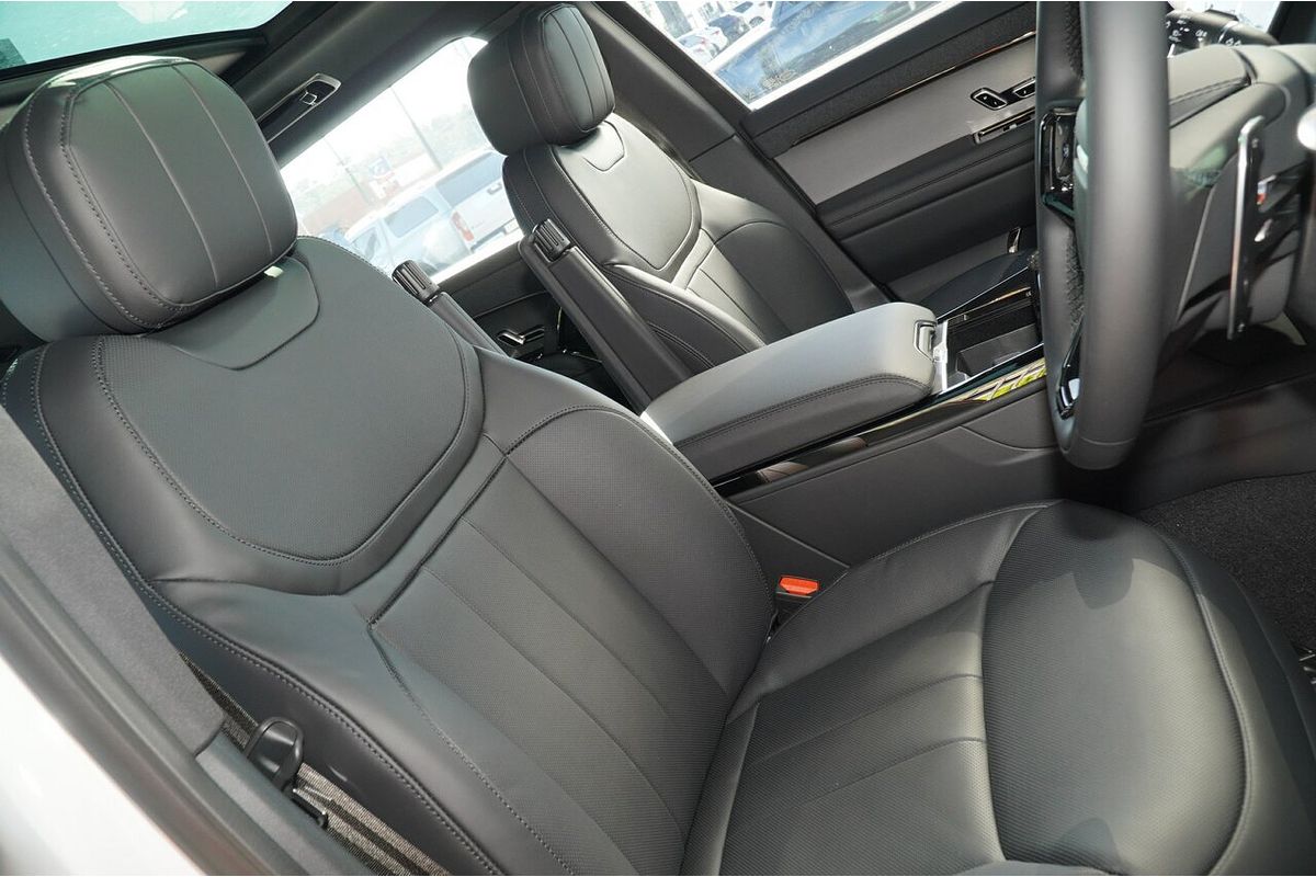 2025 Land Rover Range Rover Sport D250 Dynamic SE L461