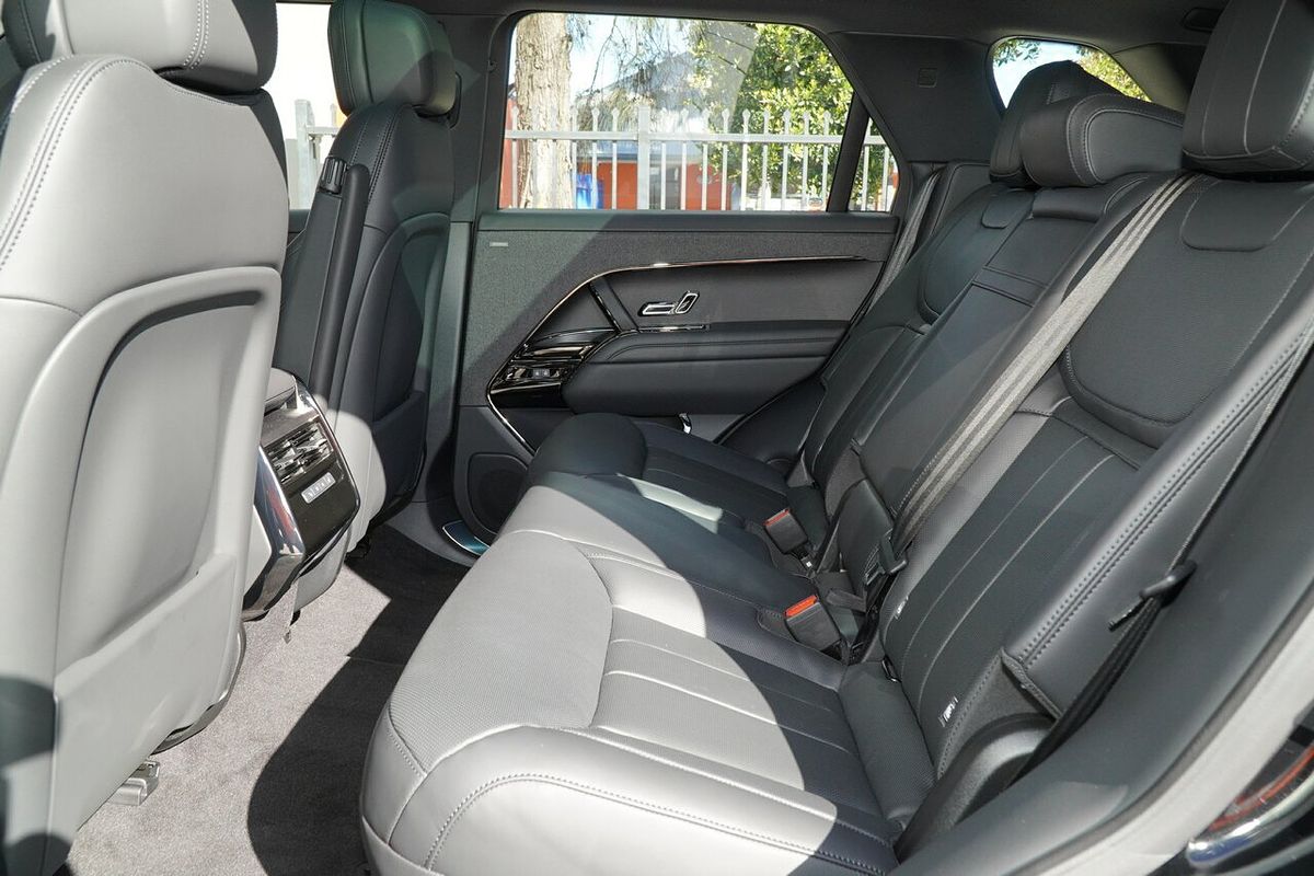 2025 Land Rover Range Rover Sport P400 Dynamic SE L461