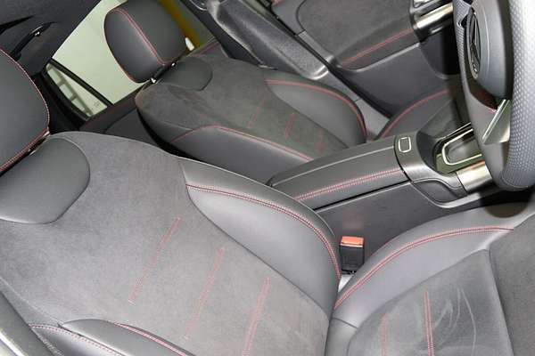 2025 Mercedes-Benz GLA-Class GLA200 H247