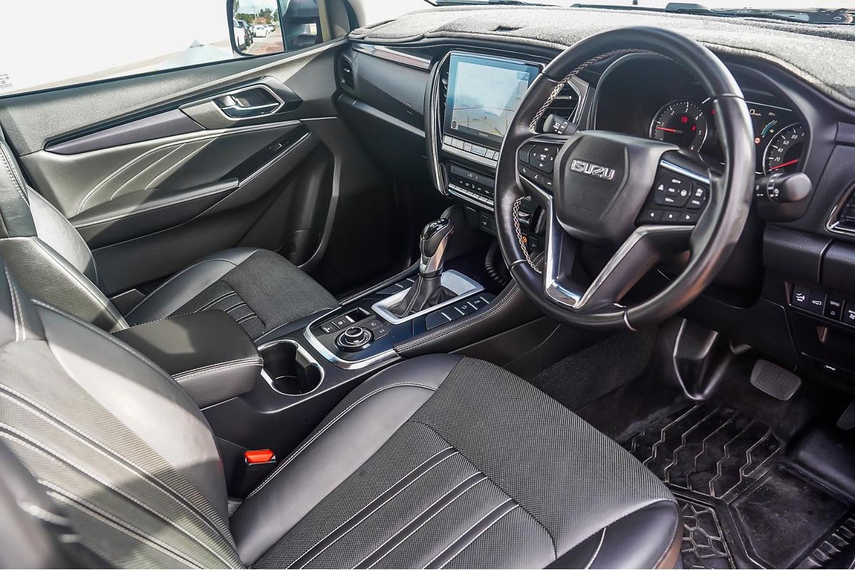 2023 Isuzu MU-X LS-T