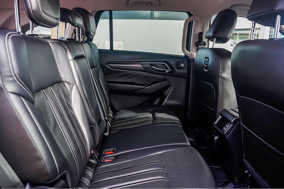 2023 Isuzu MU-X LS-T