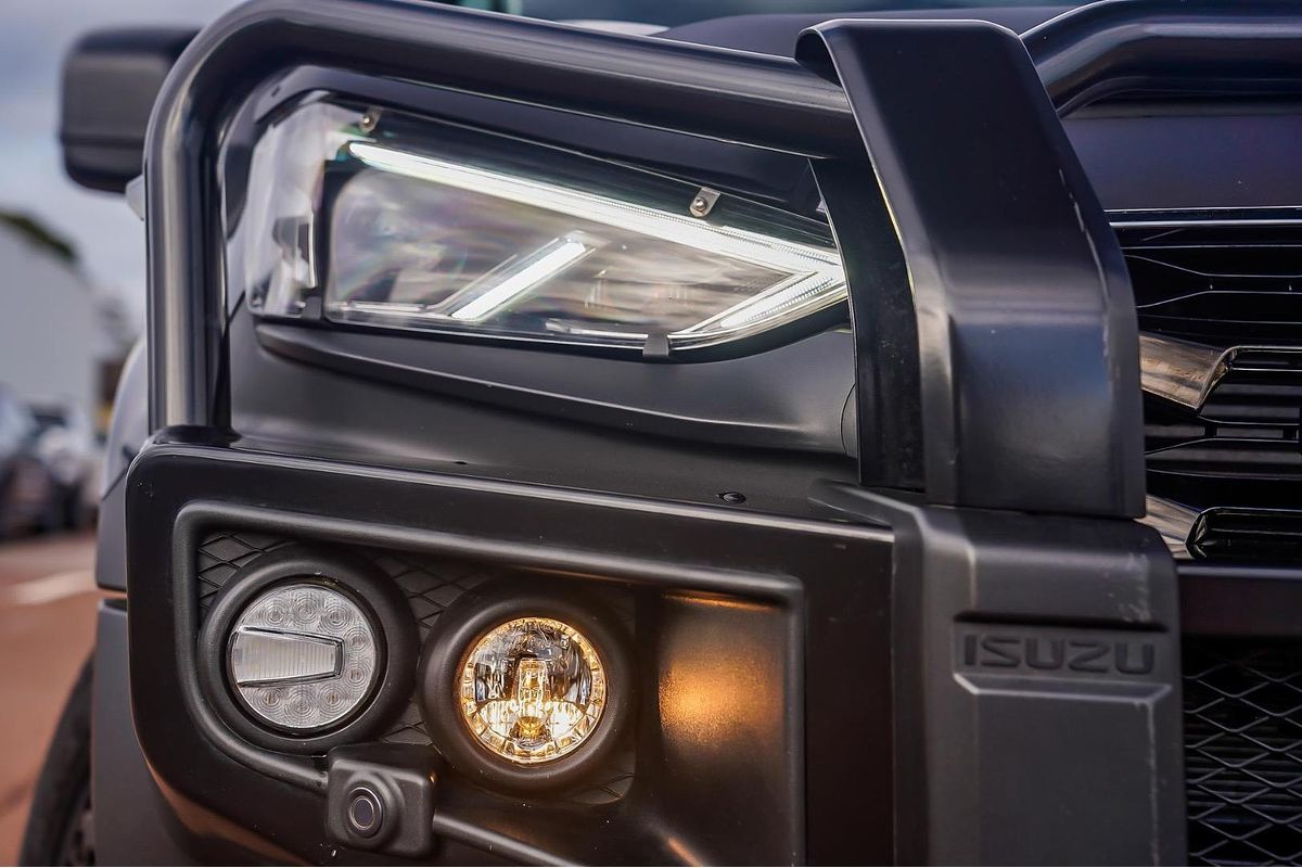 2023 Isuzu MU-X LS-T