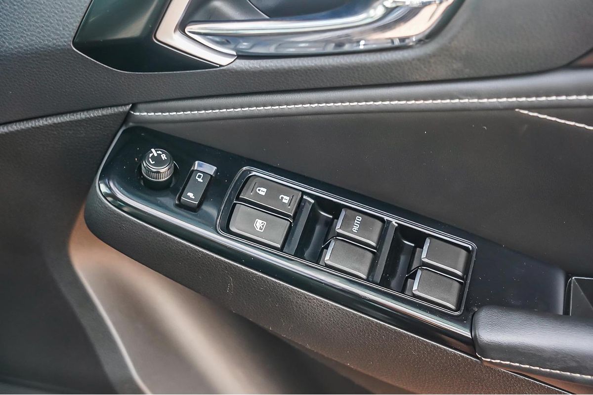 2023 Isuzu MU-X LS-T