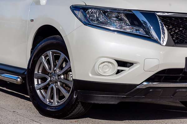 2015 Nissan Pathfinder ST R52