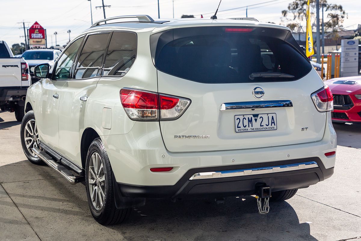 2015 Nissan Pathfinder ST R52