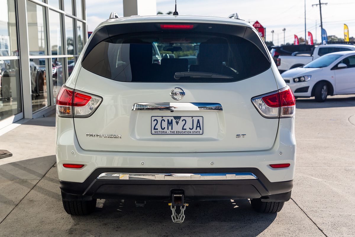 2015 Nissan Pathfinder ST R52