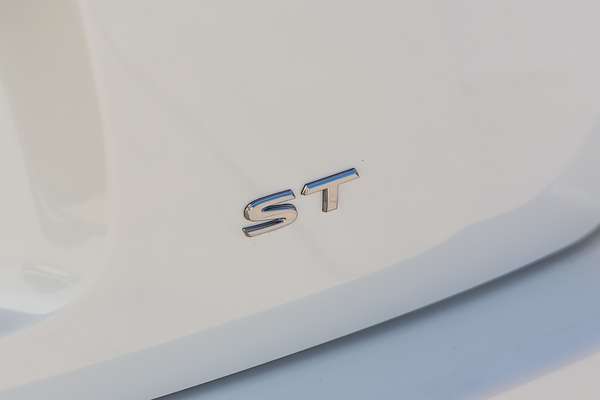 2015 Nissan Pathfinder ST R52