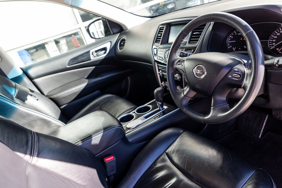 2015 Nissan Pathfinder ST R52