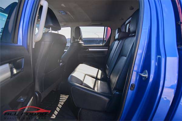 2015 Toyota HILUX SR5 (4x4) GUN126R 4X4