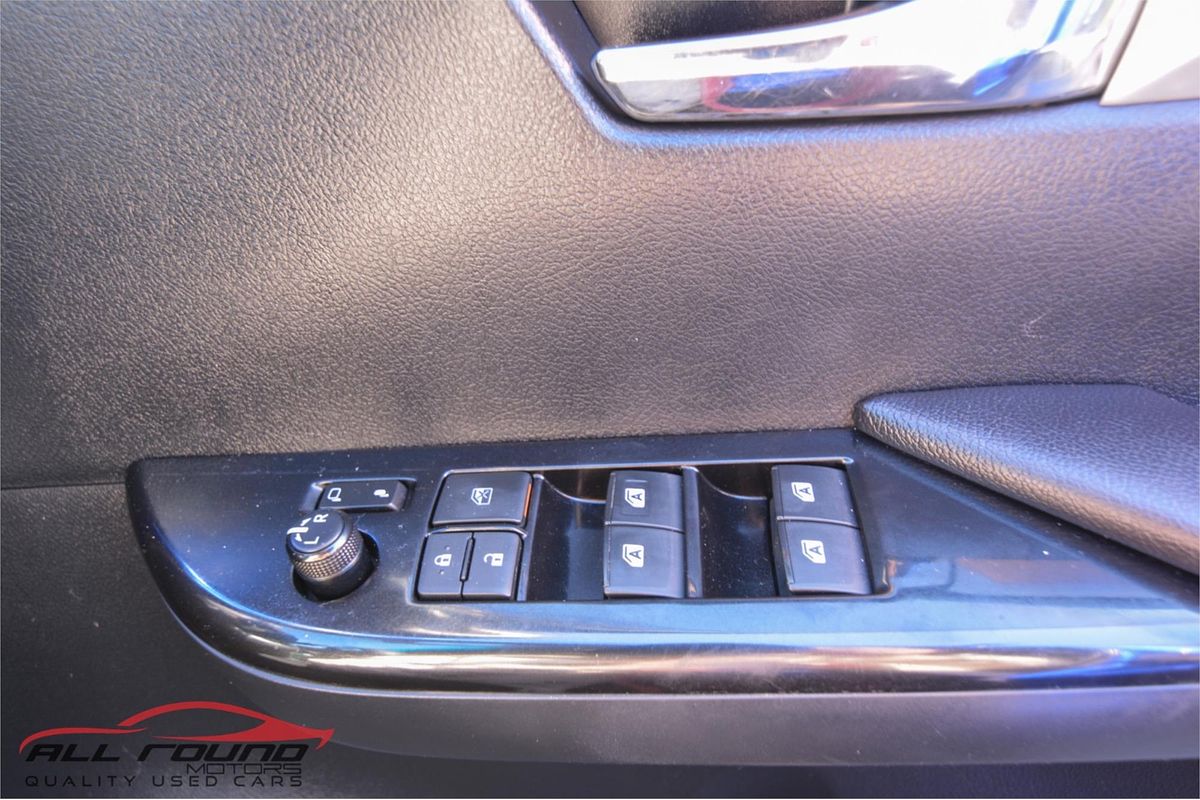 2015 Toyota HILUX SR5 (4x4) GUN126R 4X4
