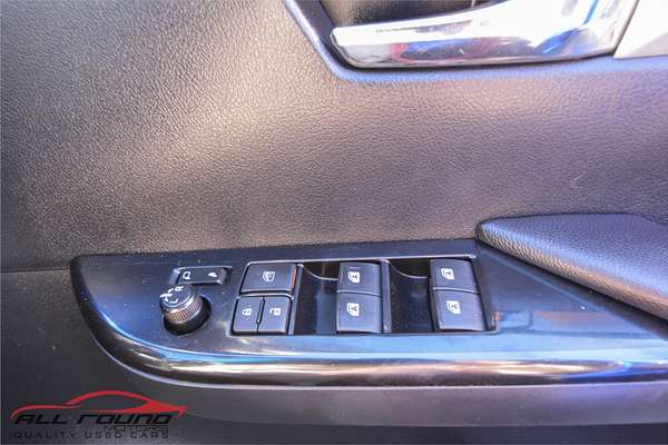 2015 Toyota HILUX SR5 (4x4) GUN126R 4X4