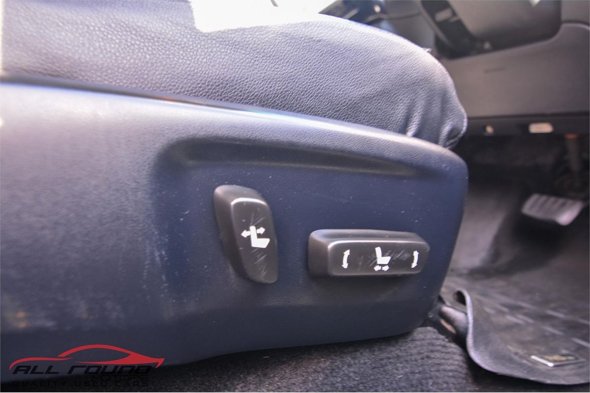 2015 Toyota HILUX SR5 (4x4) GUN126R 4X4