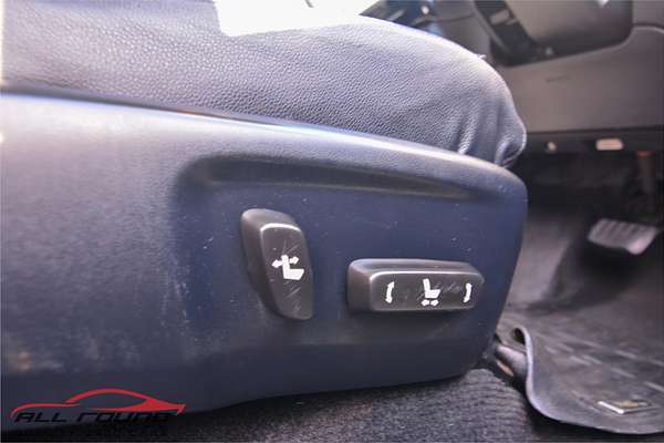 2015 Toyota HILUX SR5 (4x4) GUN126R 4X4