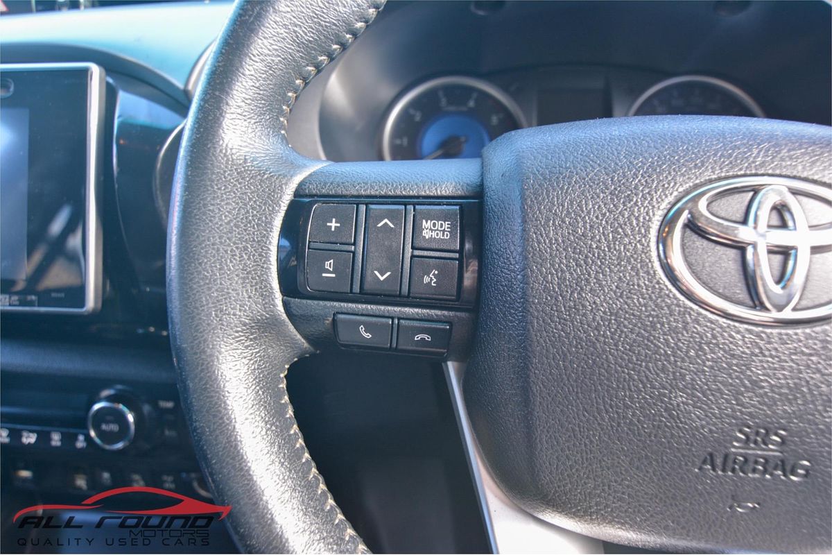 2015 Toyota HILUX SR5 (4x4) GUN126R 4X4