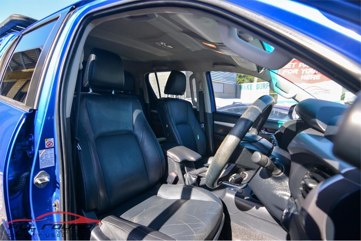 2015 Toyota HILUX SR5 (4x4) GUN126R 4X4