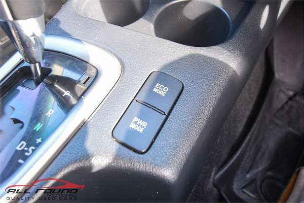 2015 Toyota HILUX SR5 (4x4) GUN126R 4X4