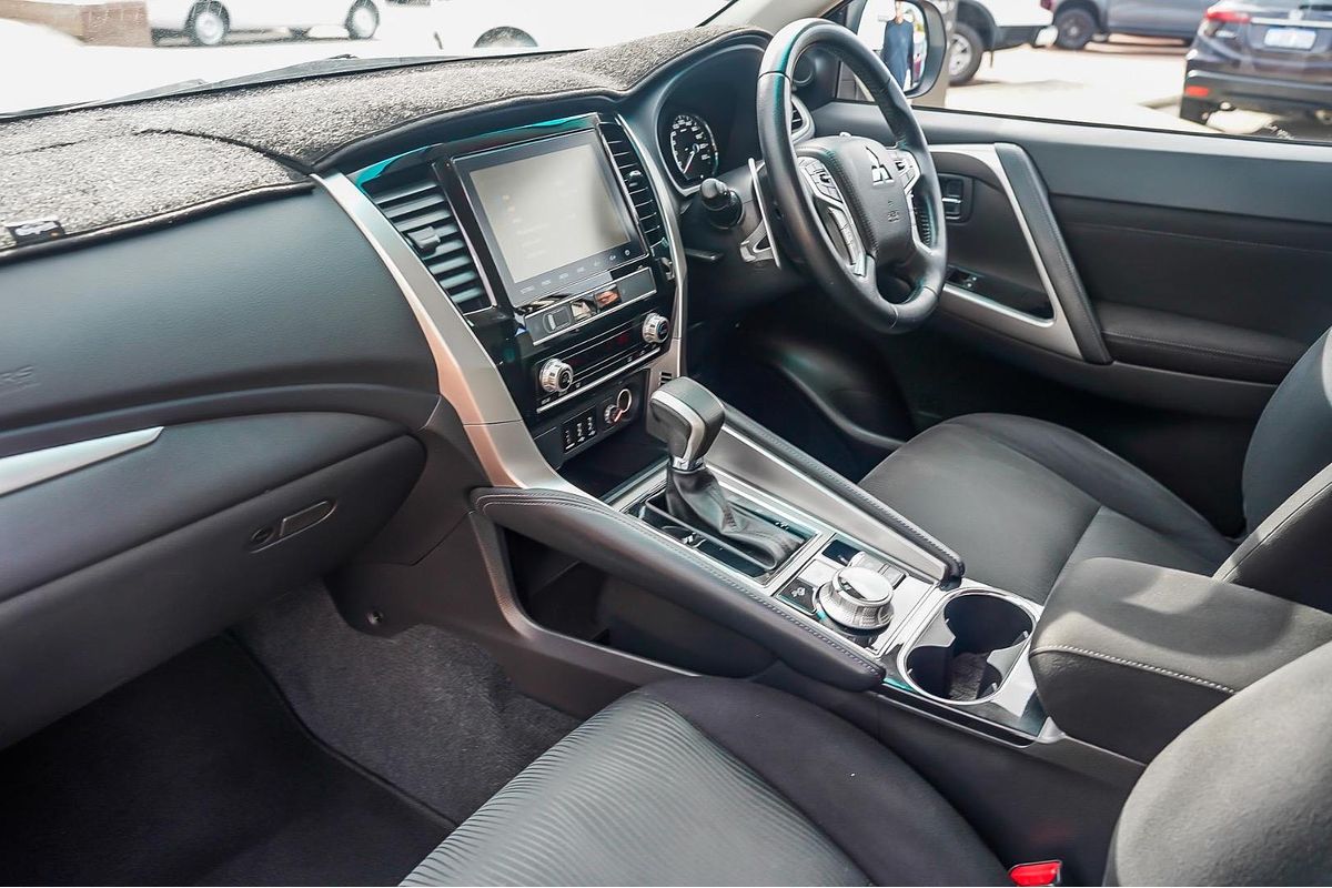 2020 Mitsubishi Pajero Sport GLX QF