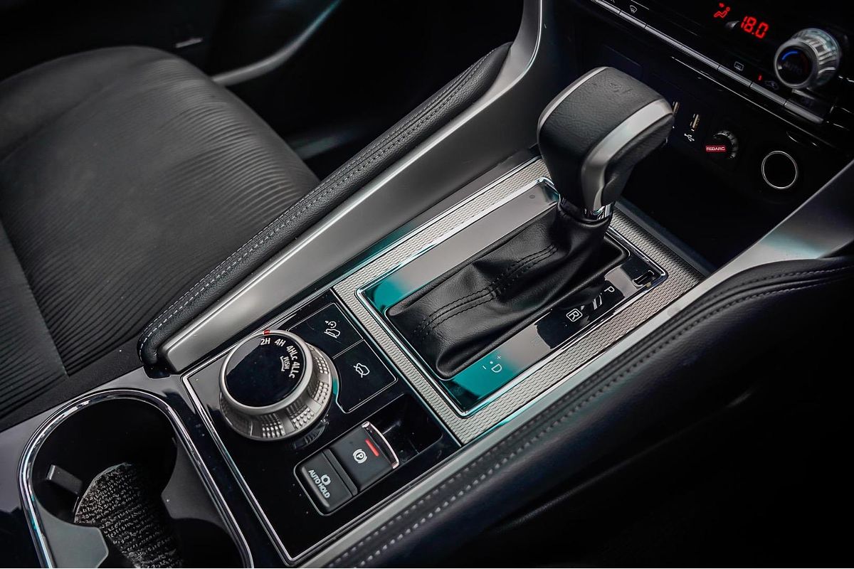 2020 Mitsubishi Pajero Sport GLX QF