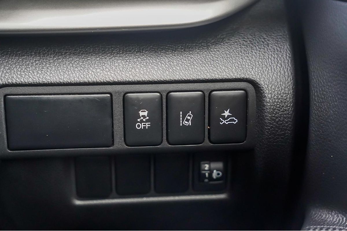 2022 Mitsubishi Eclipse Cross LS YB