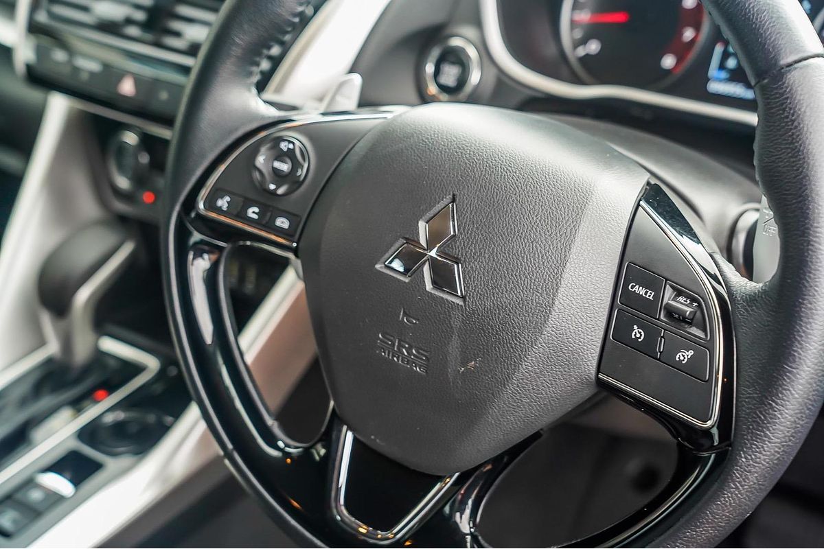 2022 Mitsubishi Eclipse Cross LS YB