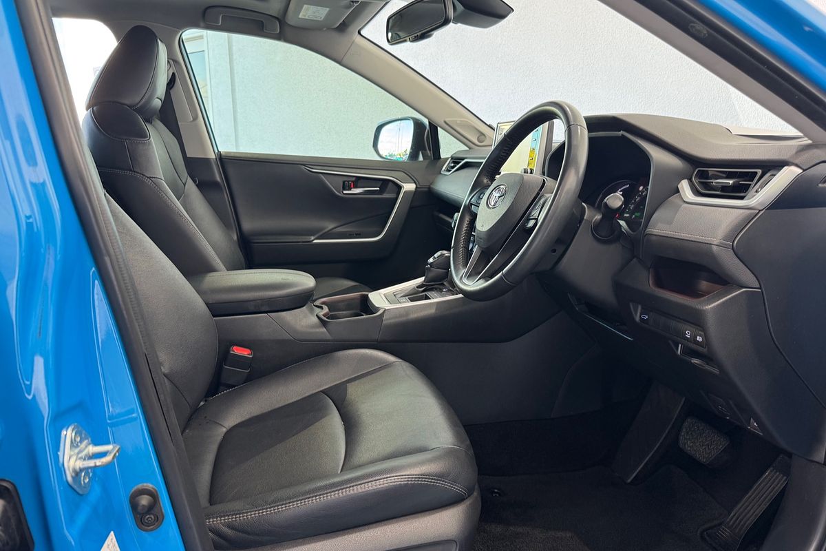 2021 Toyota RAV4 Cruiser AXAH52R