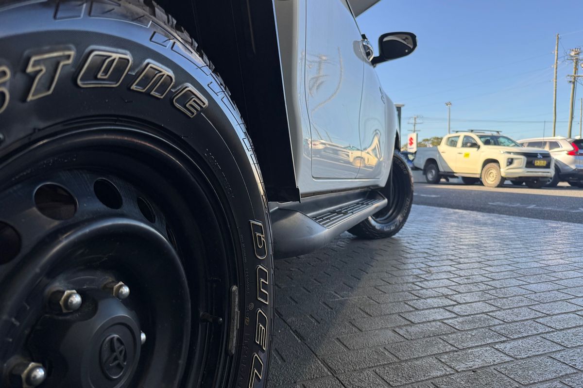 2016 Toyota Hilux SR GUN126R 4X4