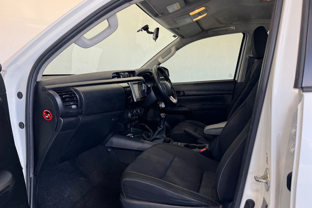 2016 Toyota Hilux SR GUN126R 4X4